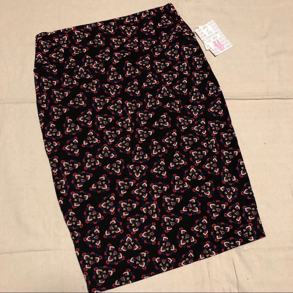 NWT M Cassie pencil skirt Lularoe